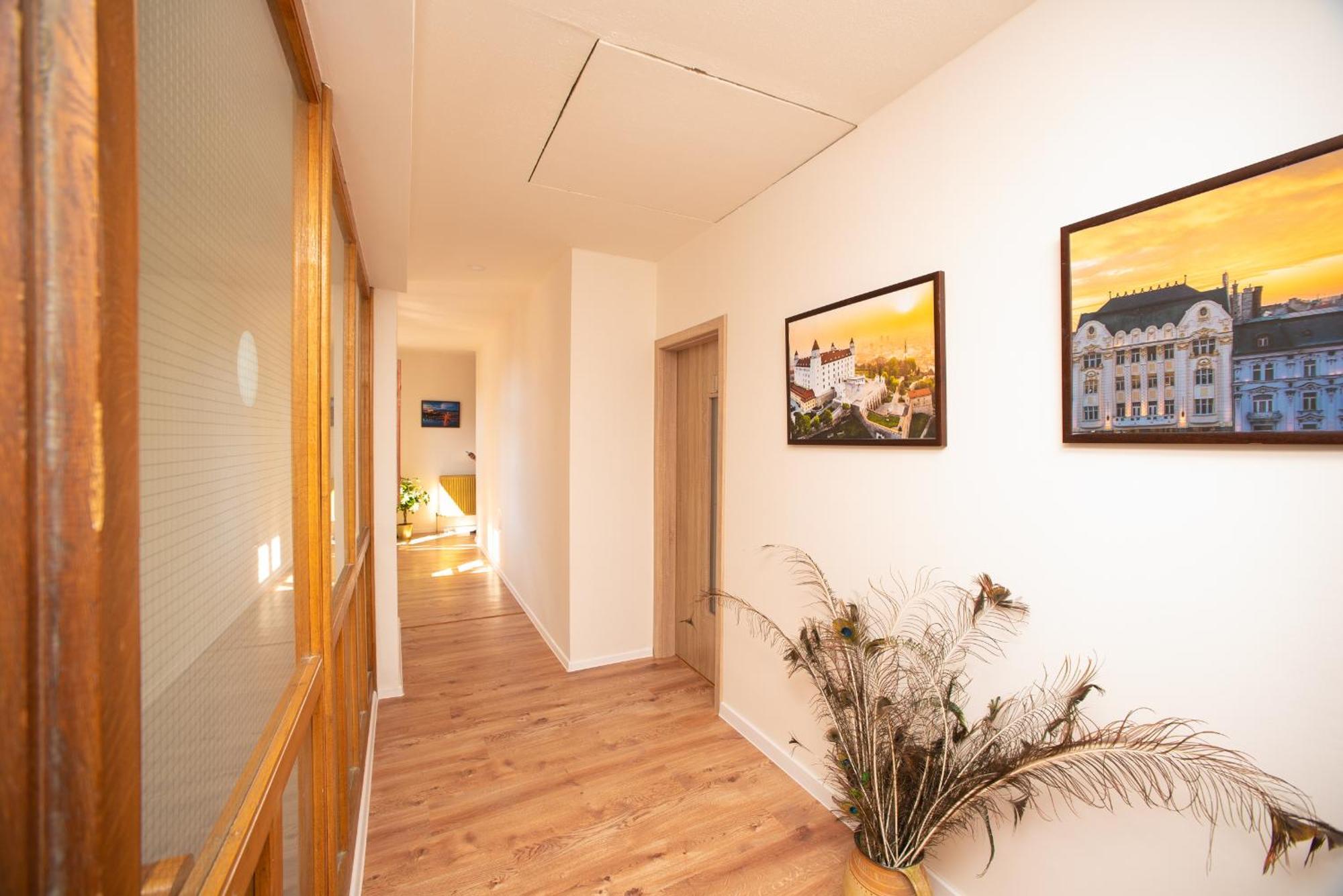 Blue Lotus Apartments Μπρατισλάβα Εξωτερικό φωτογραφία