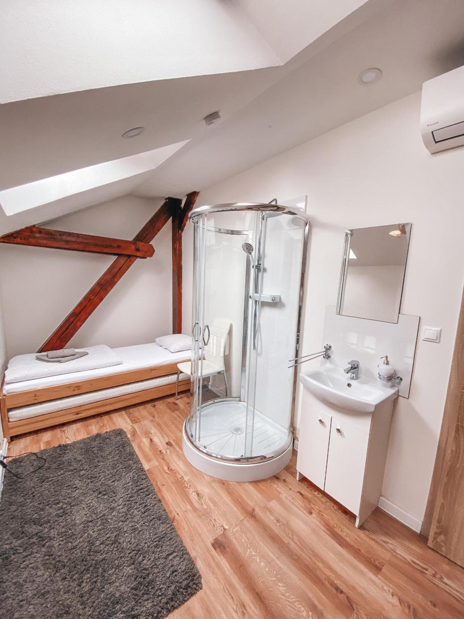 Blue Lotus Apartments Μπρατισλάβα Εξωτερικό φωτογραφία