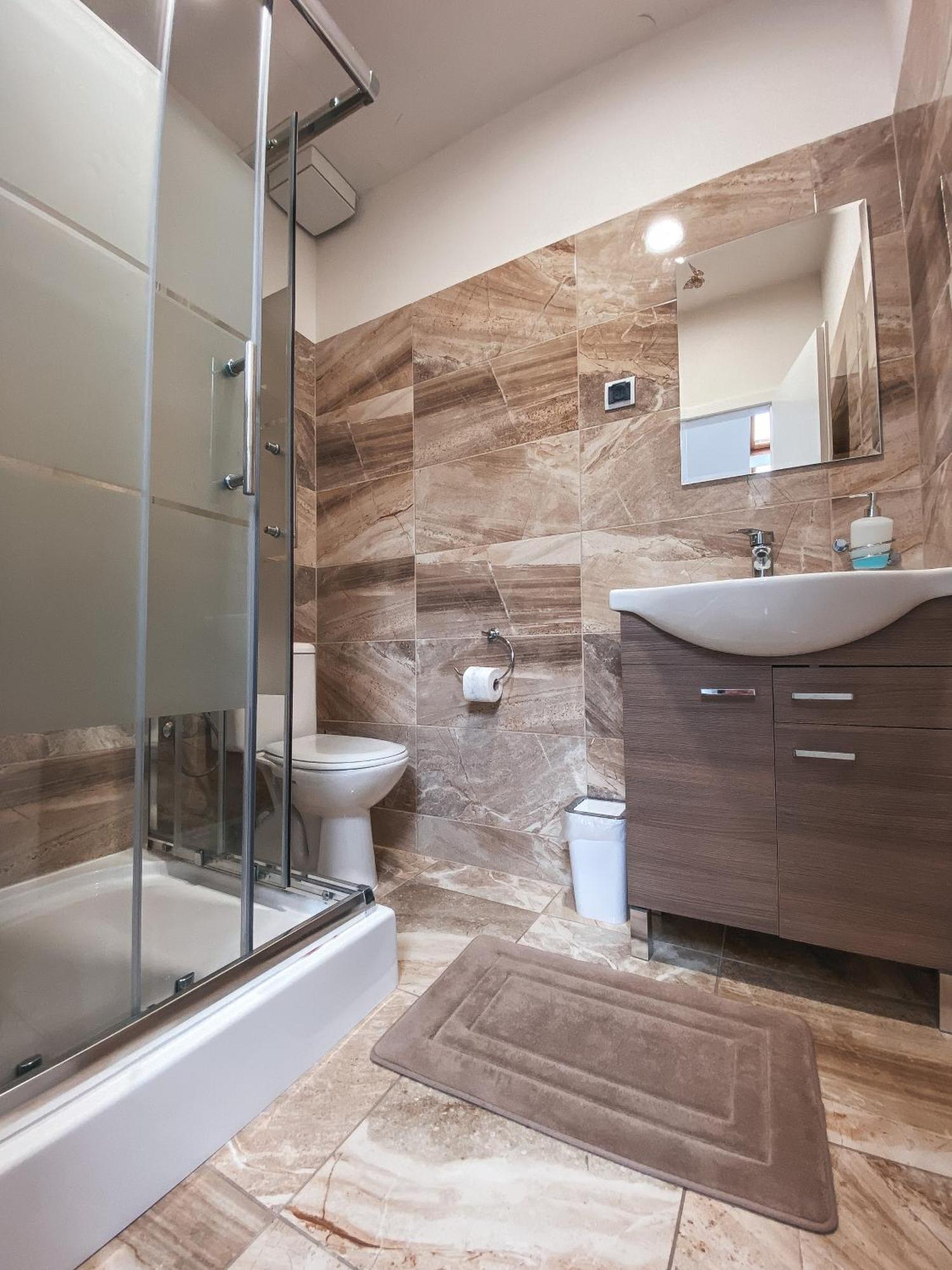 Blue Lotus Apartments Μπρατισλάβα Εξωτερικό φωτογραφία